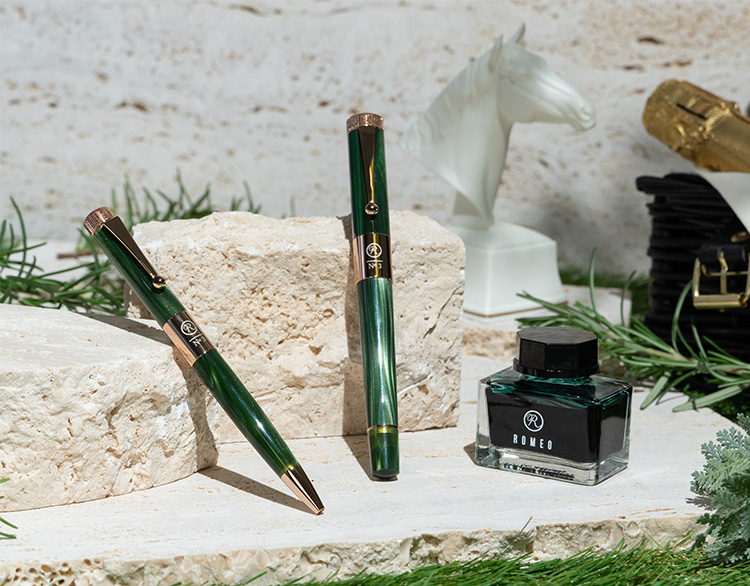 【新製品】〈ROMEO〉No.3 2026年限定エディション 広大な草原を思わせる「フィールドグリーン」