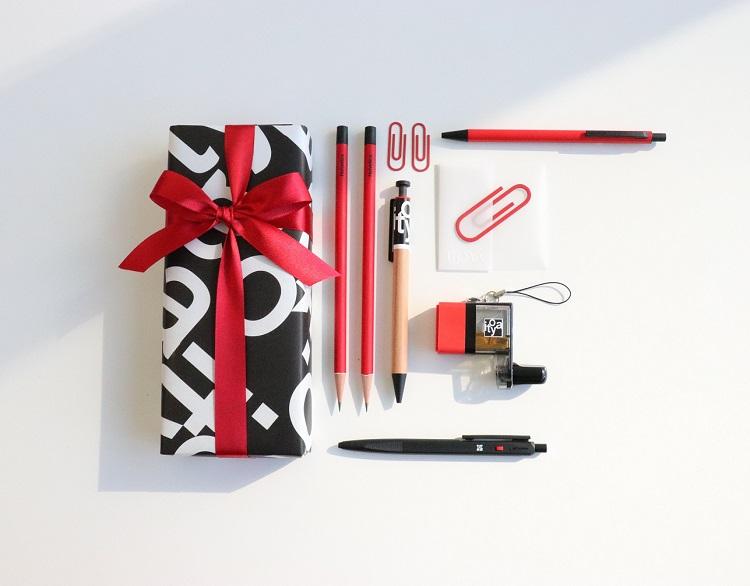 #clipmycolor  #1「 伊東屋とシンプルな赤」