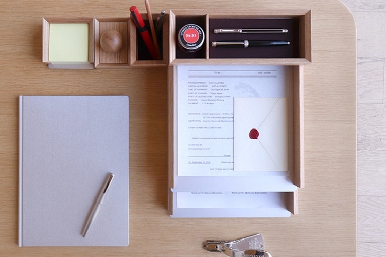 DESKTOP STATIONERY