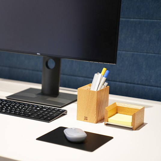 伊東屋　デスクトップステイショナリー